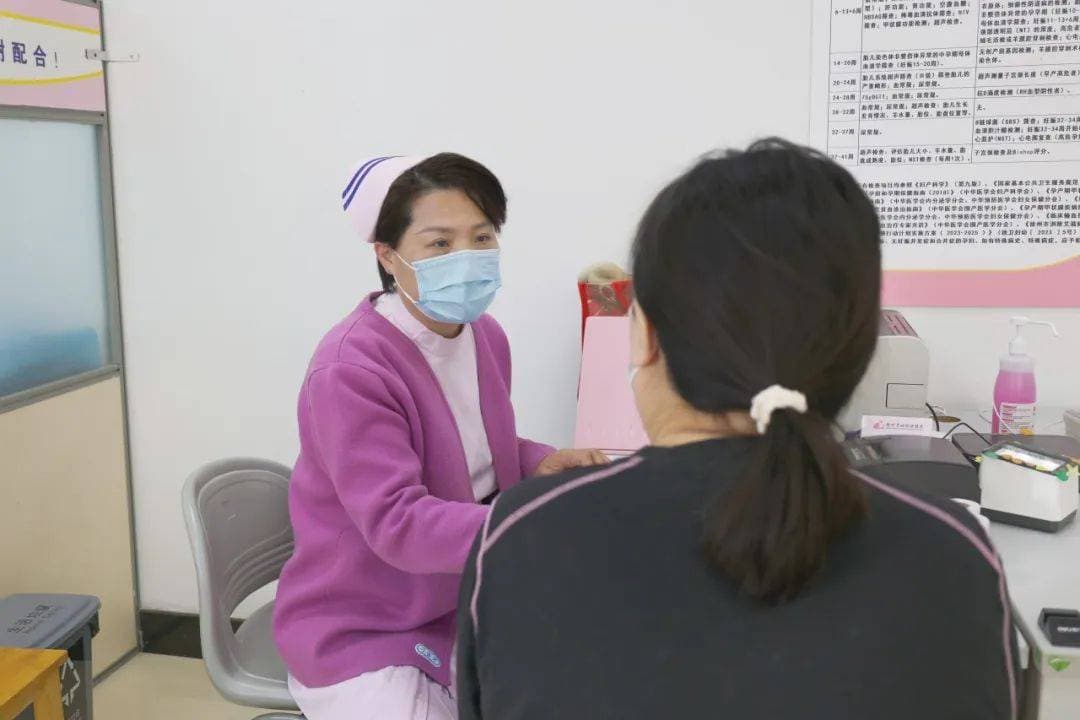 助产士传授“孕期通关秘籍”