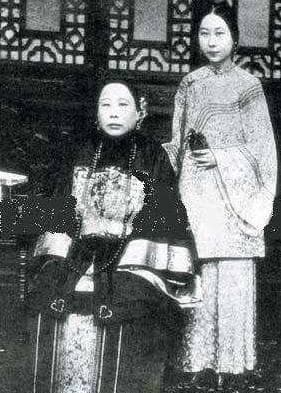 李鸿章母亲：从弃婴到名门主母的传奇人生