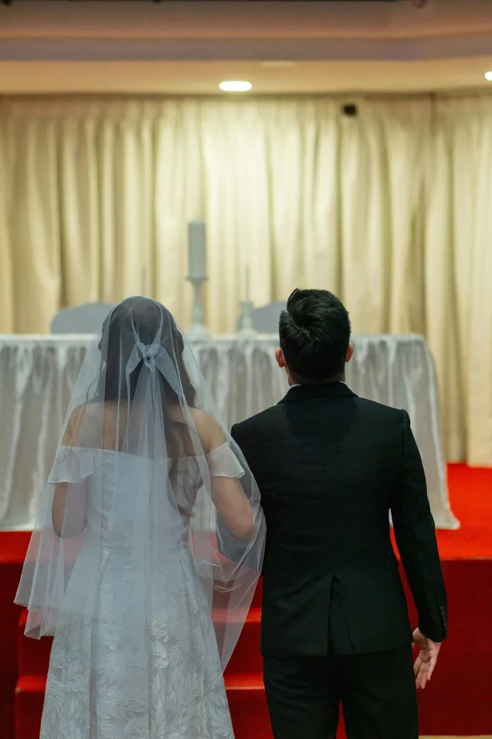 经济压力让年轻人推迟婚期？数据揭示真相