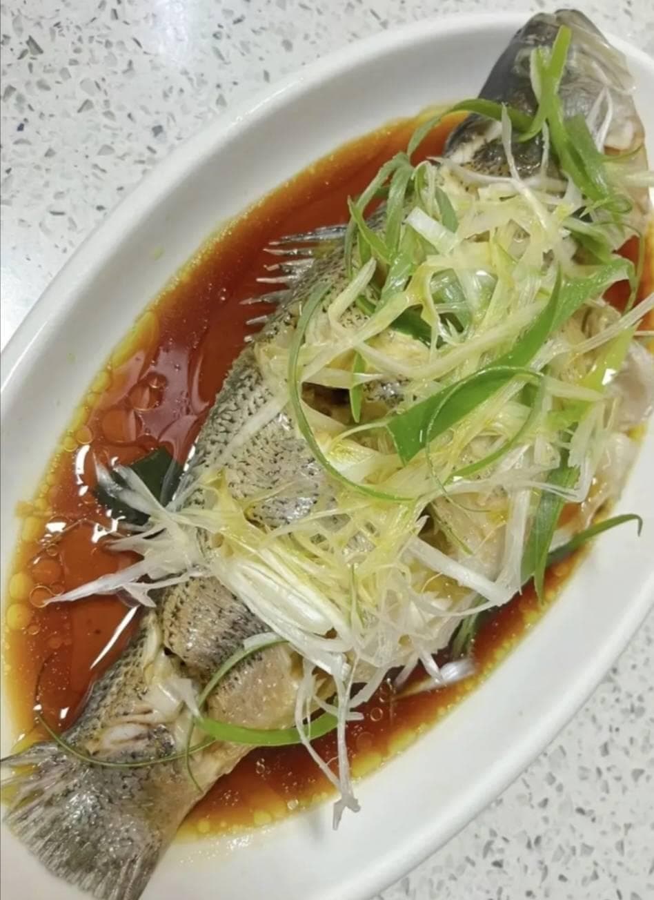 家常菜分享：清蒸鲈鱼