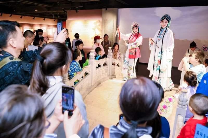 当戏剧走出剧院，年轻人“入戏”方式更多样