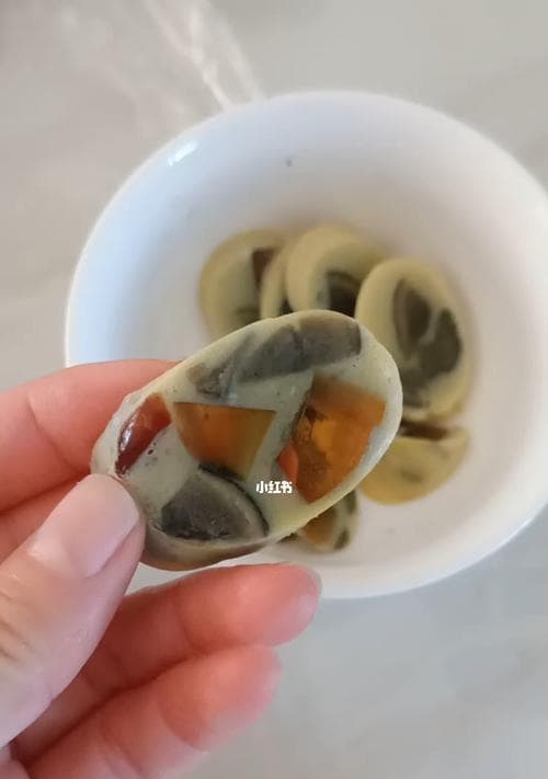 松花蛋皮肠制作详解：食材准备、关键步骤与创意升级