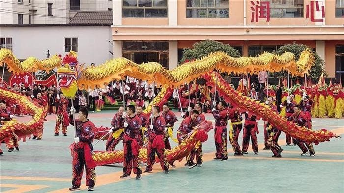 社火表演惊艳出圈