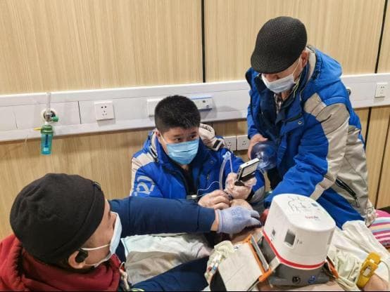 当遇到呼吸心跳骤停时最重要、最有效的方法是心肺复苏