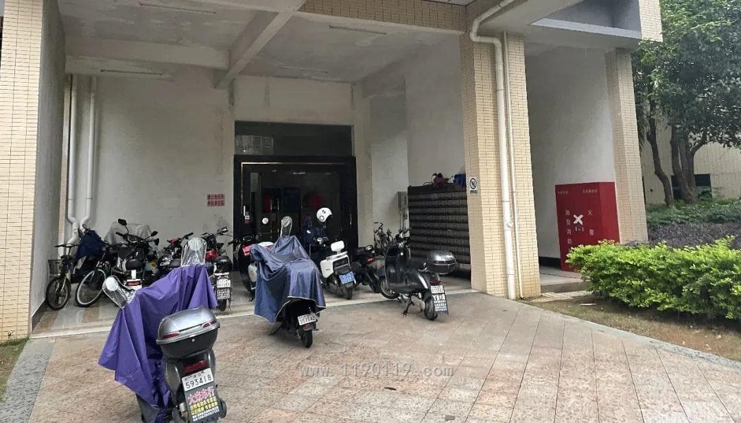 国家消防救援局：建筑架空层电动自行车停放充电消防安全要求