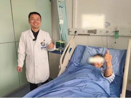 全球首例！华西医院完成"四不管"胆道镜取石术