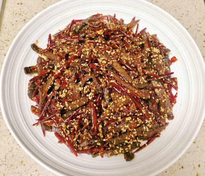 冷吃麻辣牛肉：舌尖上的火辣诱惑