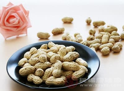 生花生还是熟花生？从健康角度解析两者差异