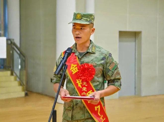 参军退役后，士兵到底能拿多少钱？拿到退伍费，三类事千万不要做