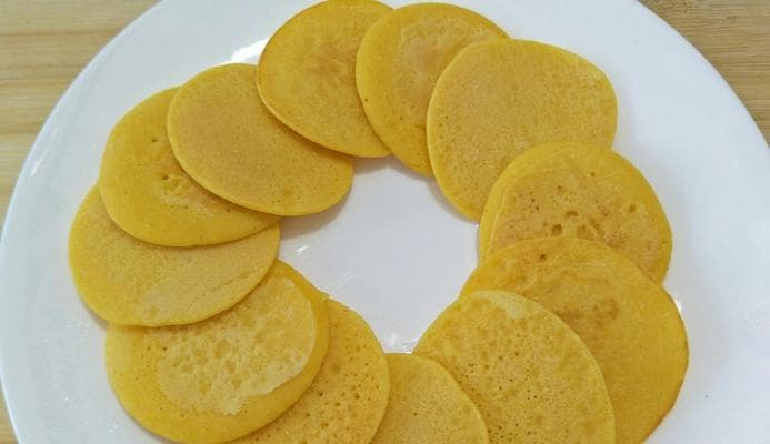 榆钱鹅蛋玉米面煎饼：传统美食的制作与创新