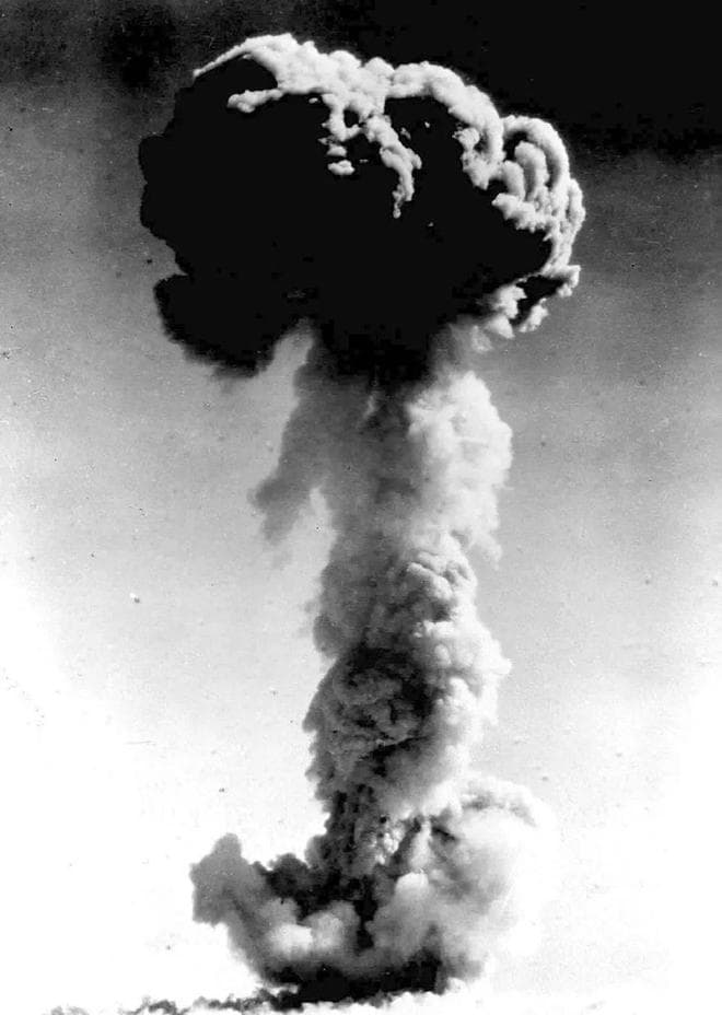 60年前的今天，中国第一颗原子弹爆炸成功