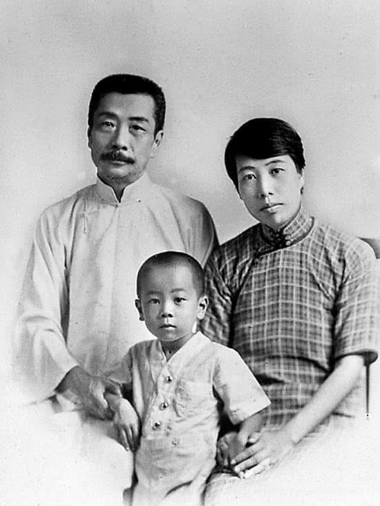 鲁迅周作人：从兄弟情深到决裂，两位文学巨匠的恩怨人生