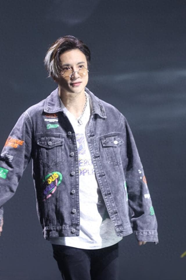 薛之谦的成名史：从选秀歌手到华语乐坛巨星