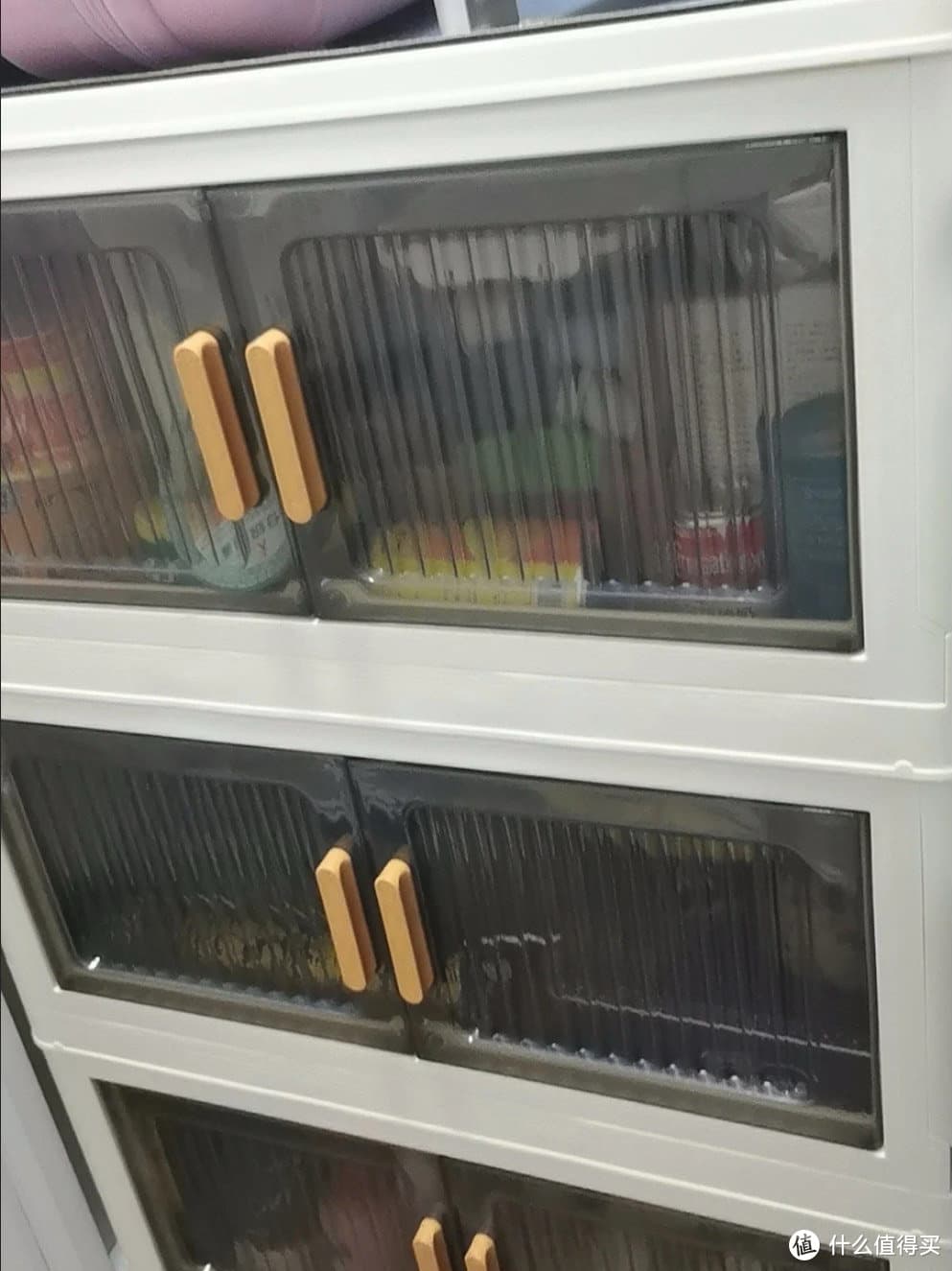 折叠收纳柜：现代家居生活的收纳神器