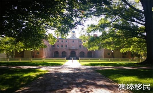 详解美国绿卡持有者在中国的长期居住与绿卡保留策略