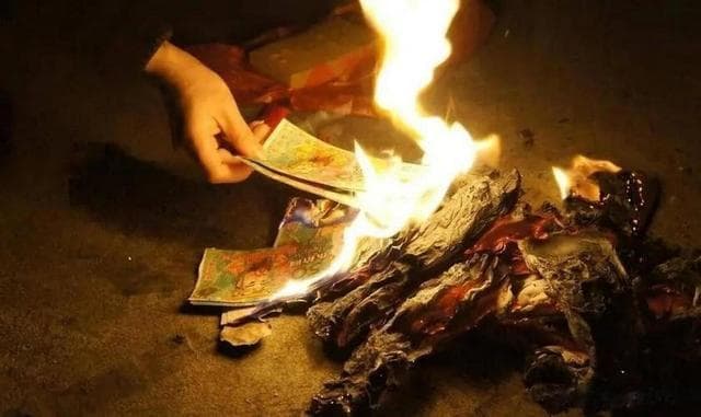 回顾：人去世后为何要烧纸？延续千年的习俗，当然不仅仅是一种迷信