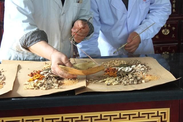 千年传承，草本精华：探索中国中药材的奇妙世界