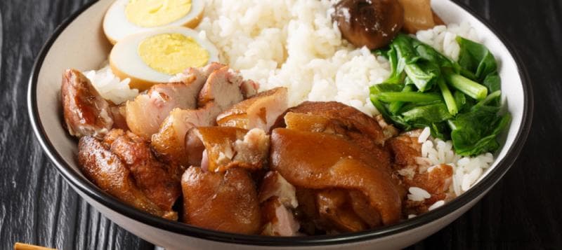 猪脚饭的制作过程