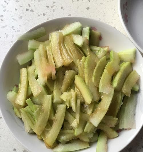 西瓜皮汁烹饪技巧全解析，轻松学会制作品尝