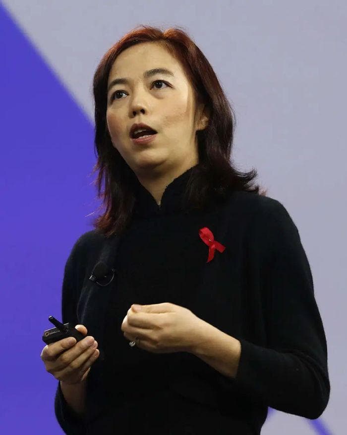 争先恐后接入DeepSeek的国产手机，它们的自研大模型怎么办？