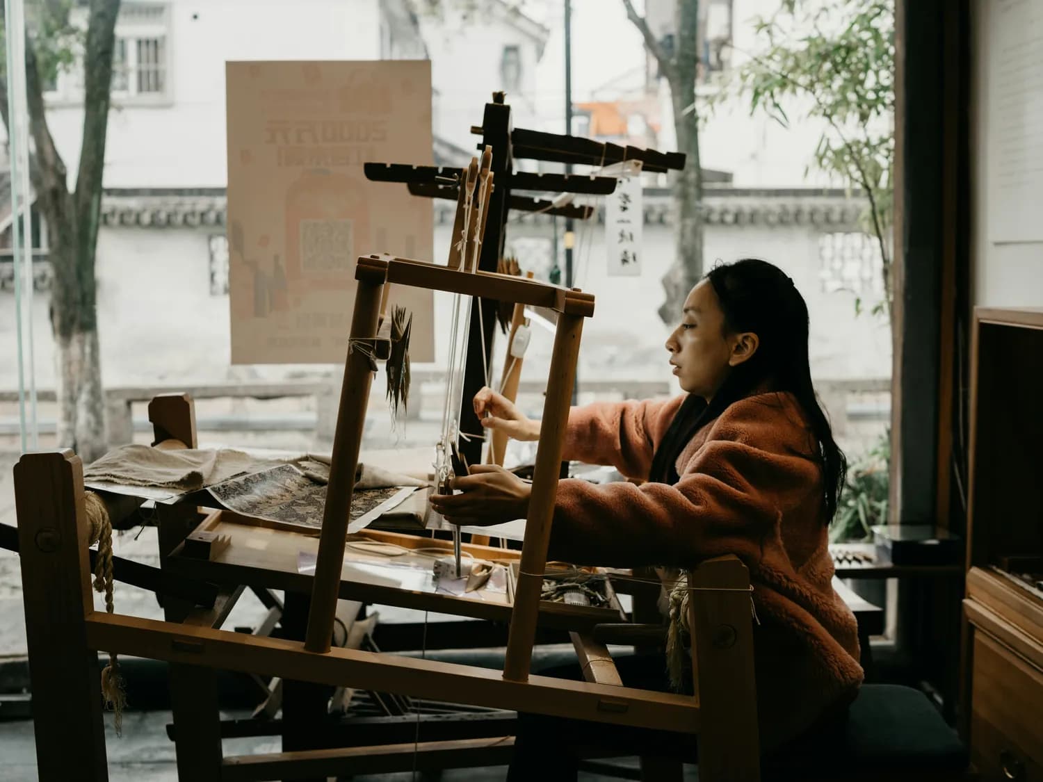 李子柒河南春晚梦幻联动，展现传统文化魅力
