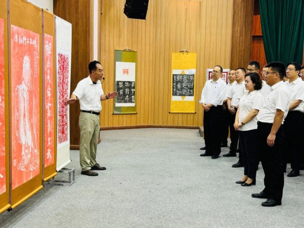 展碑拓、诵诗词、传非遗：各地创新传承传统文化