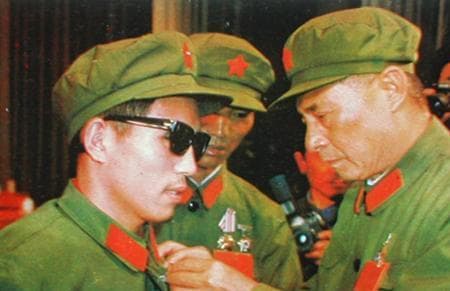 冯巩：从战火中走来的春晚常青树