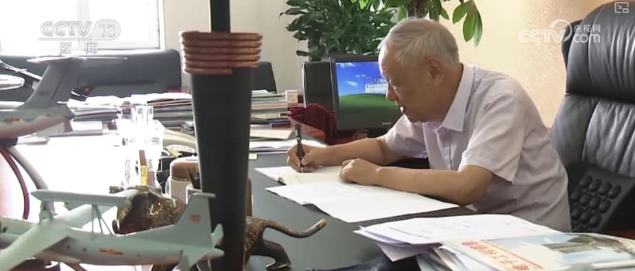 王小谟：自力更生，中国人能做成！