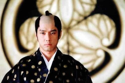 日本人常以“武士”自居，日本武士在历史上到底是什么样的存在？