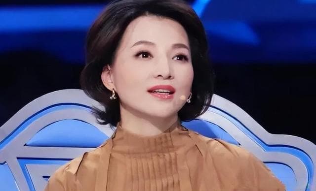 董卿复出：以全新姿态重返公众视野
