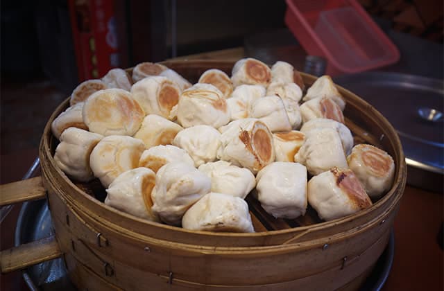 生煎包的面是发面还是死面？生煎包和水煎包的区别