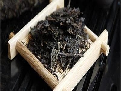 六堡茶高级口感特点(不同年份的六堡茶有啥区别？谁更好喝？)