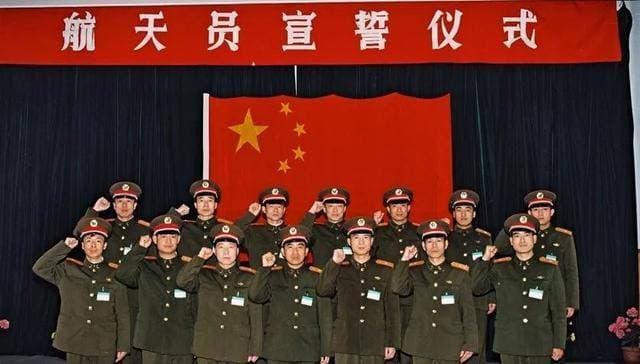 从神五到神十三，邓清明大校3次当备份航天员，备战23年仍未上天