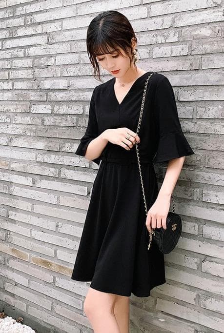黑色显白还是显黑？色彩与肤色之间微妙关系的深入剖析