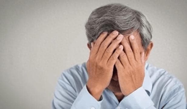 7个症状预示“脑供血不足”！老了不想脑梗或痴呆，提前做好2件事
