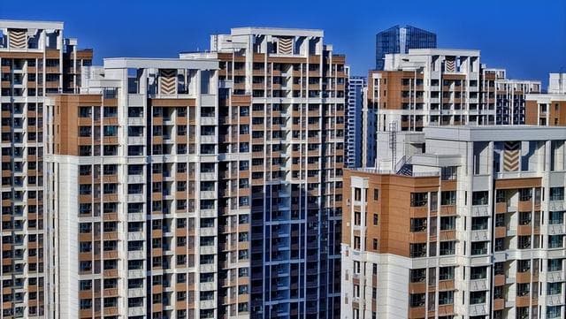 专家预测：2025年房价将会是2024年的4-5倍？你怎么看？