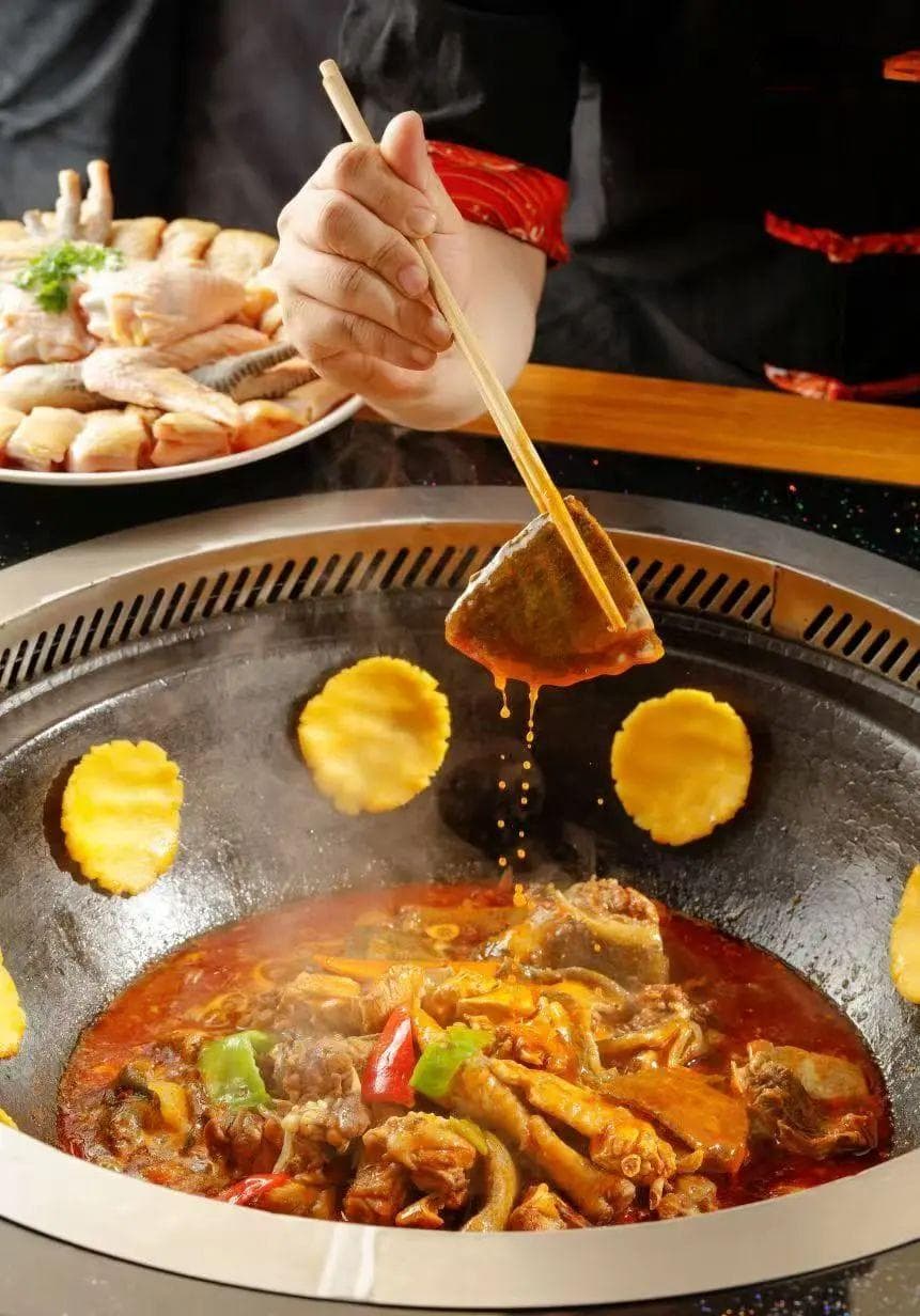 柴火鸡翻红！一批“吃鸡”小餐馆排队排疯了