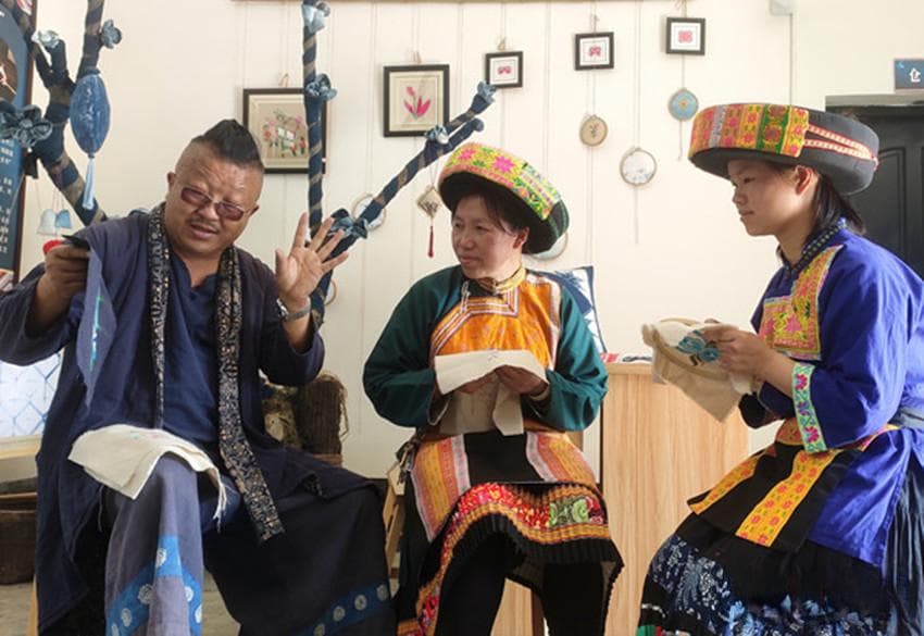 叙永苗族蜡染：非遗技艺的现代转型与乡村振兴之路