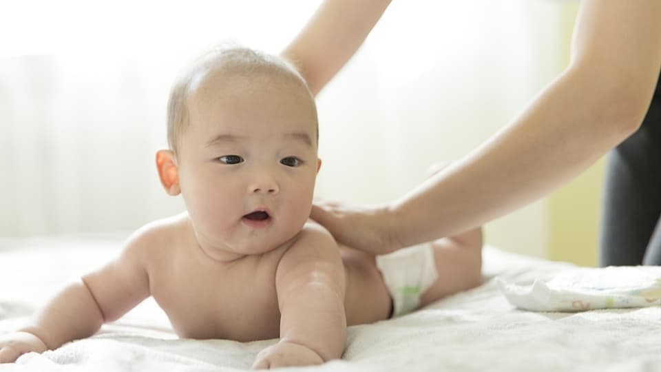 世界早产儿日｜“爸比妈咪，我喜欢你们这样抱我！”