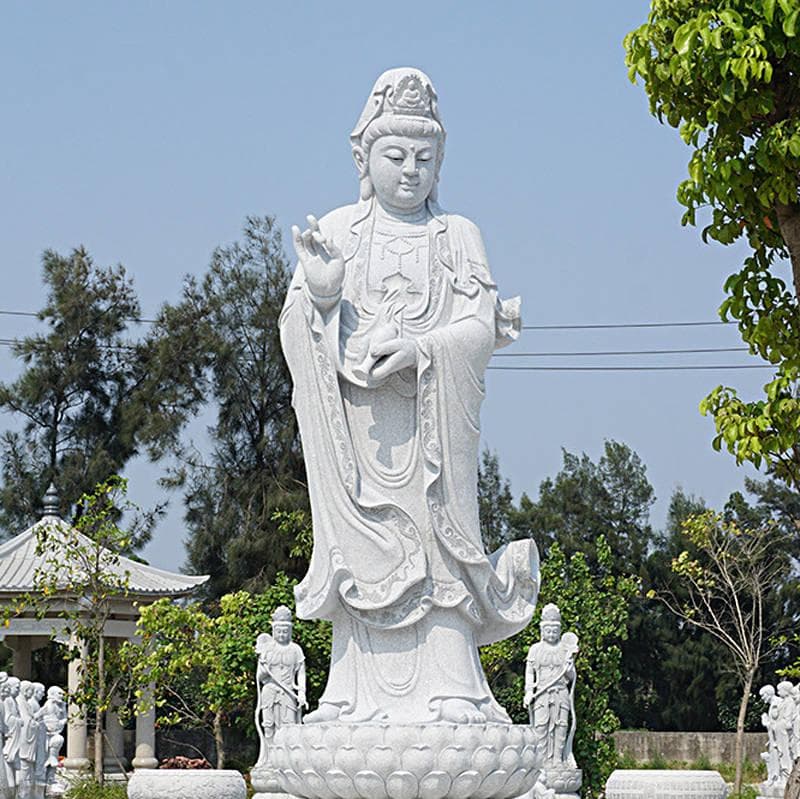 石雕三面观音：每一面都诉说着不朽的传说