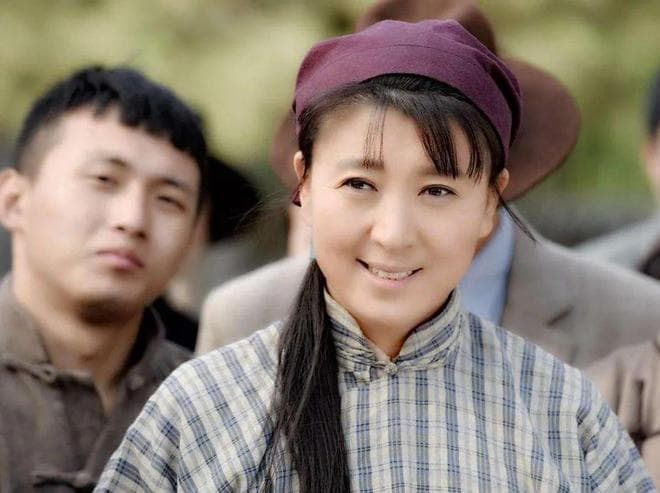 闫学晶《故乡的泥土》：从温柔到泼辣，演技再升级