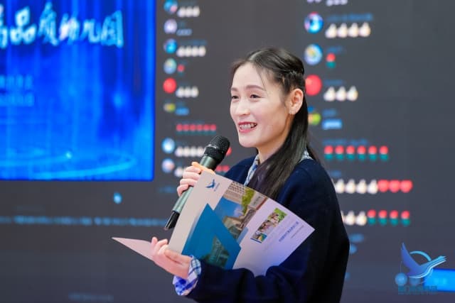 全国模范教师李洁：把孩子的每一件事儿都放在心上