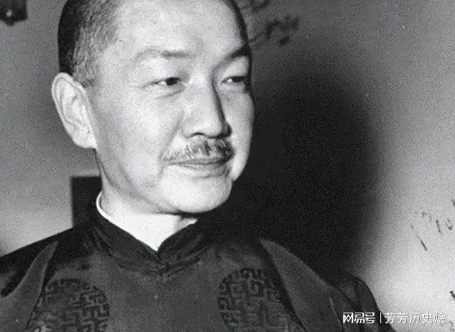 蒋纬国问戴季陶自己生父是谁？他掏出一面镜子，蒋纬国恍然大悟