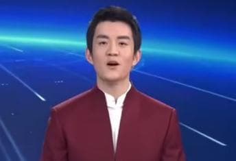 揭秘新闻联播主持人：从选拔到直播背后的艰辛
