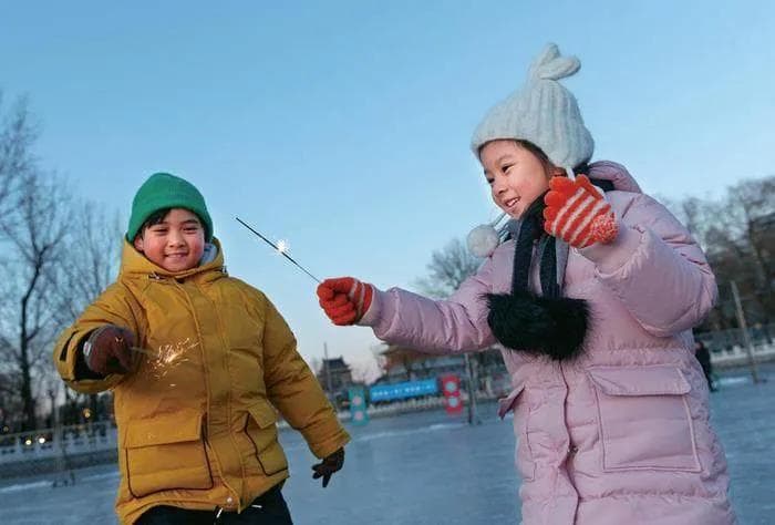 给孩子办集体婚礼，幼儿教育怎可催熟