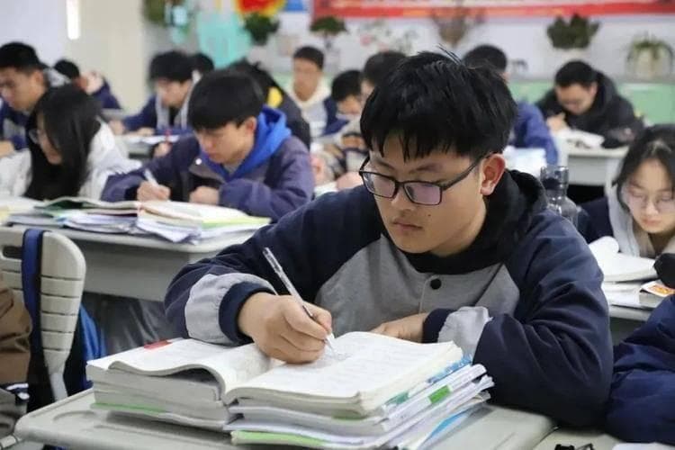 剖析高等教育产教融合：聚焦北京中师国学文化产业院视角下的现状与突破