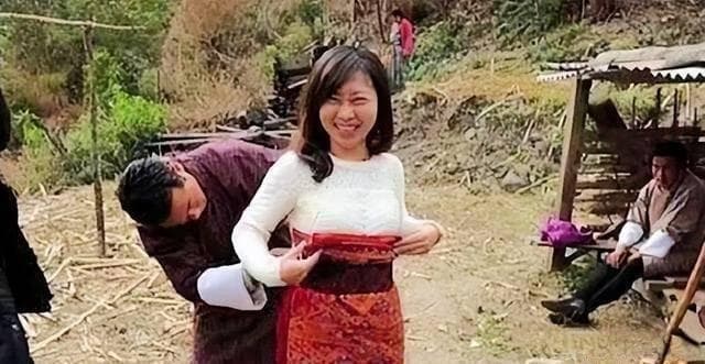 尼泊尔一妻多夫制：神秘婚姻背后的生存智慧