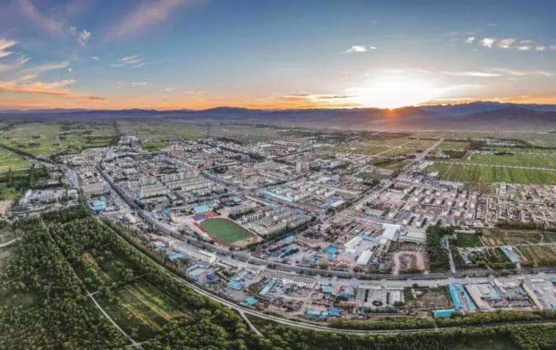 青海都兰发公告：冬春旅游禁止非法穿越自然保护区及擅入“无人区”