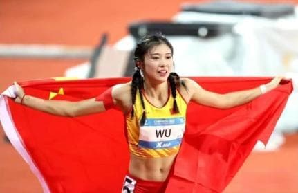 “妮”的奥运之旅③丨拼搏是最美的模样！一起回顾富顺姑娘吴艳妮的“田径路”——