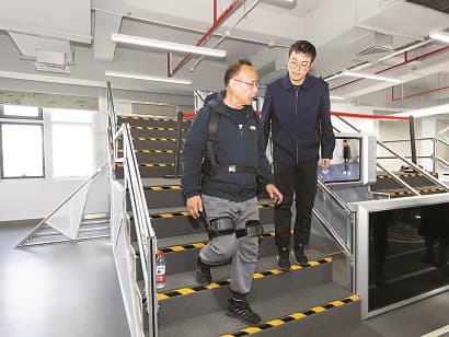 解放日报头版：“机器人养老”，想象空间正打开